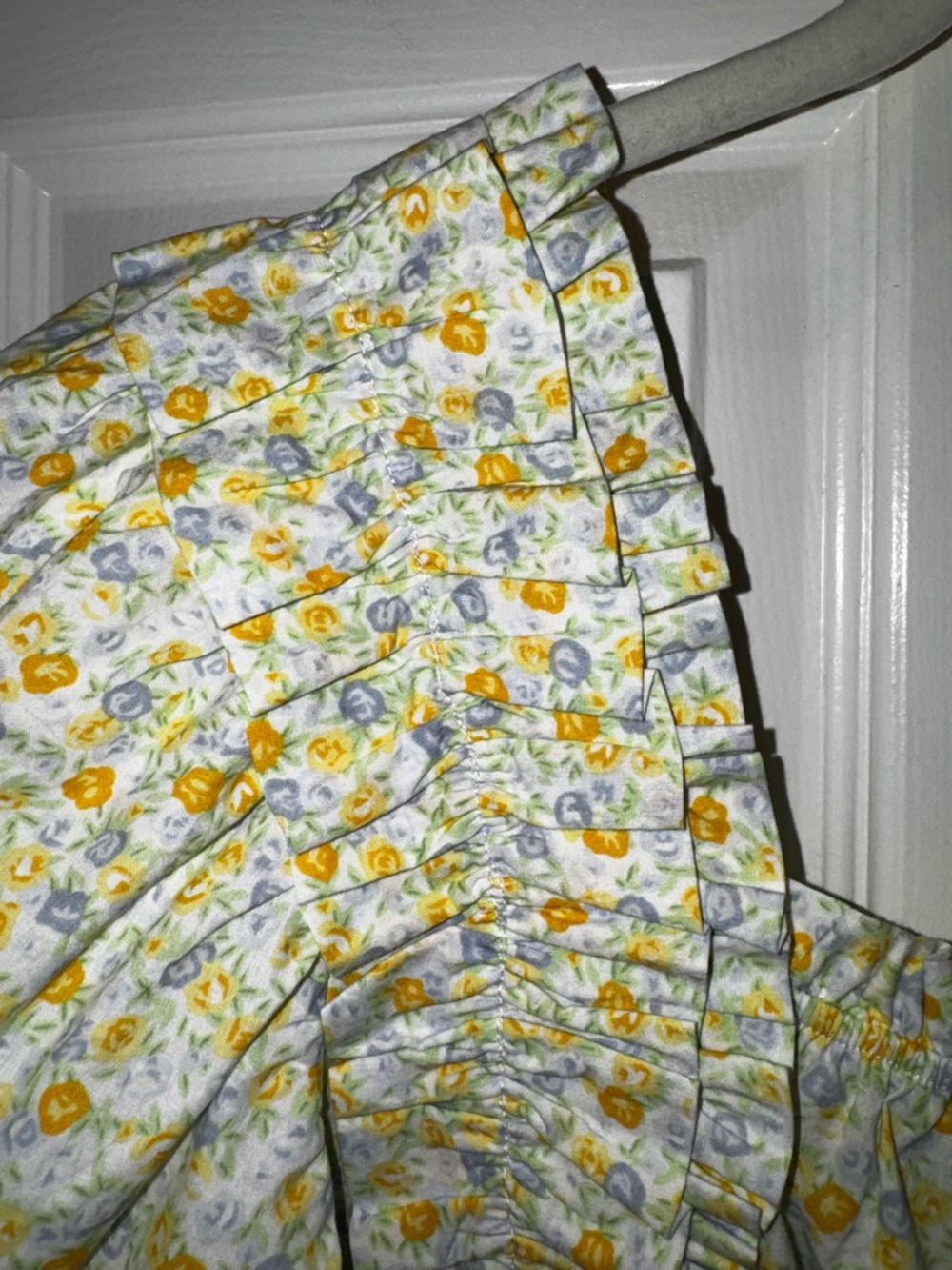English Factory Square-Neck Puff Sleeve Top in Ditsy Floral Sz M - Picture 7 of 9